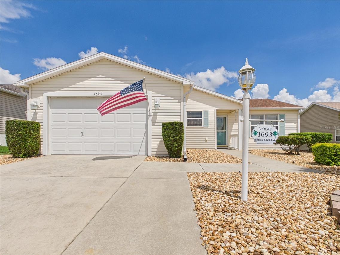 1693 Banberry Run, The Villages, FL 32162