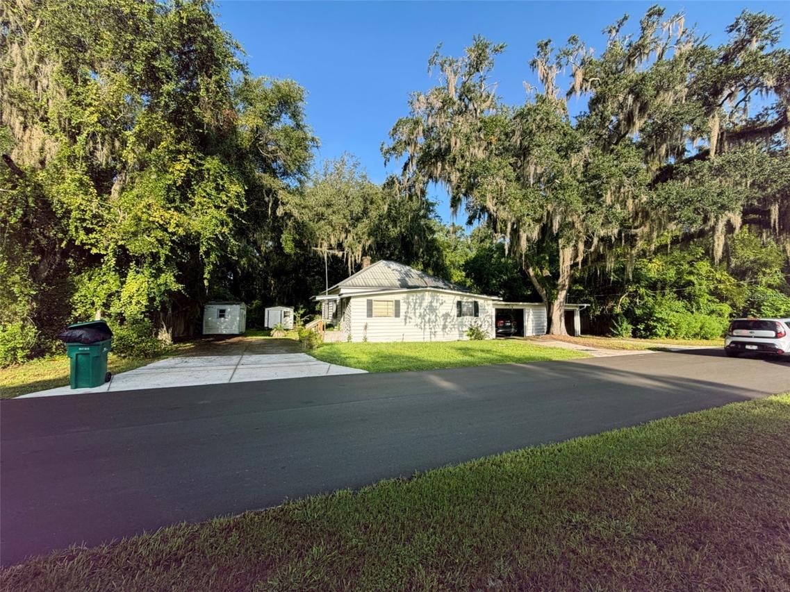 323 S Old Wire Rd., Wildwood, FL 34785