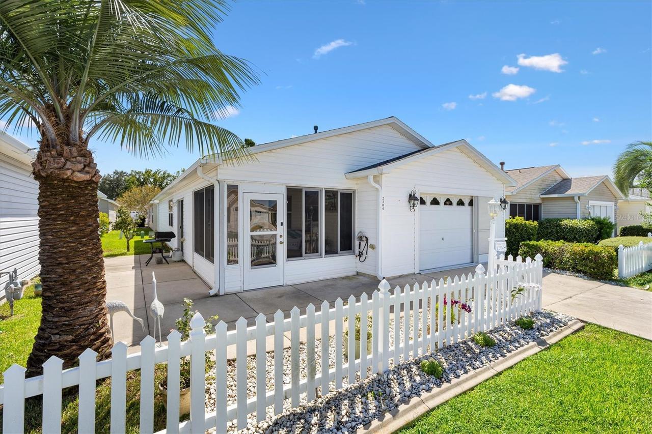 2304 Whisper St., The Villages, FL 32162