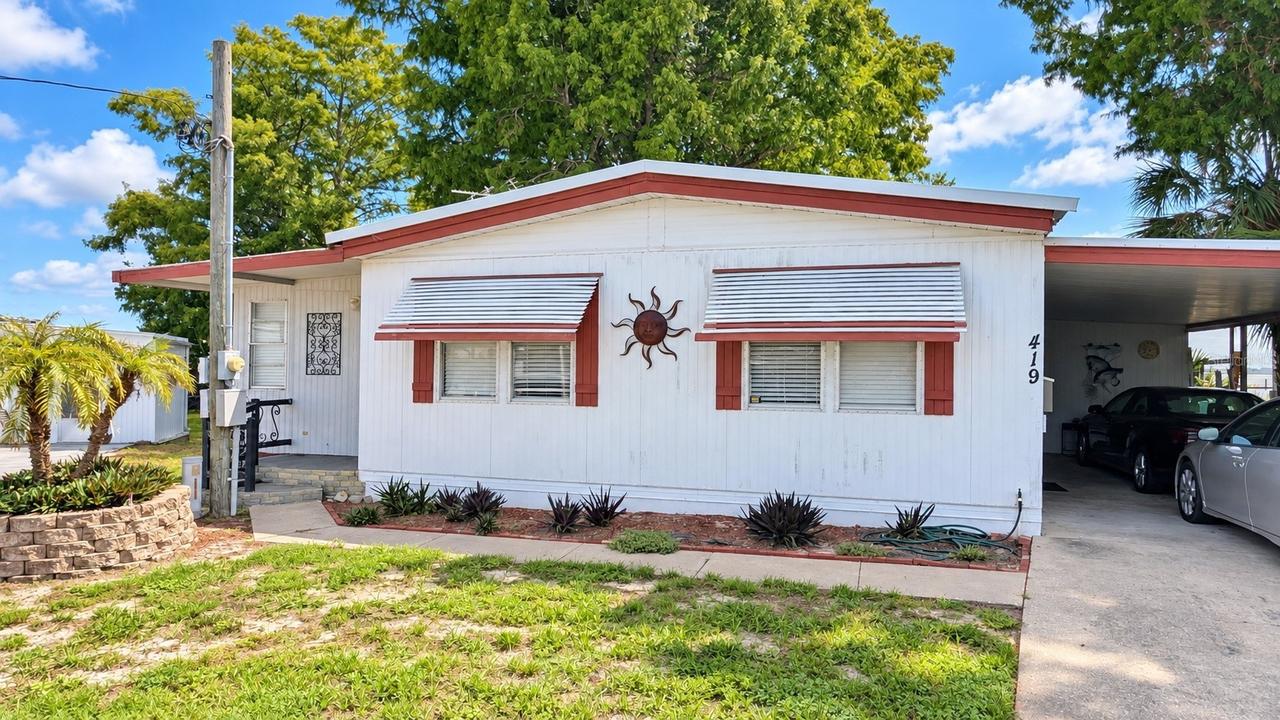 419 Sinclair Cir., Tavares, FL 32778