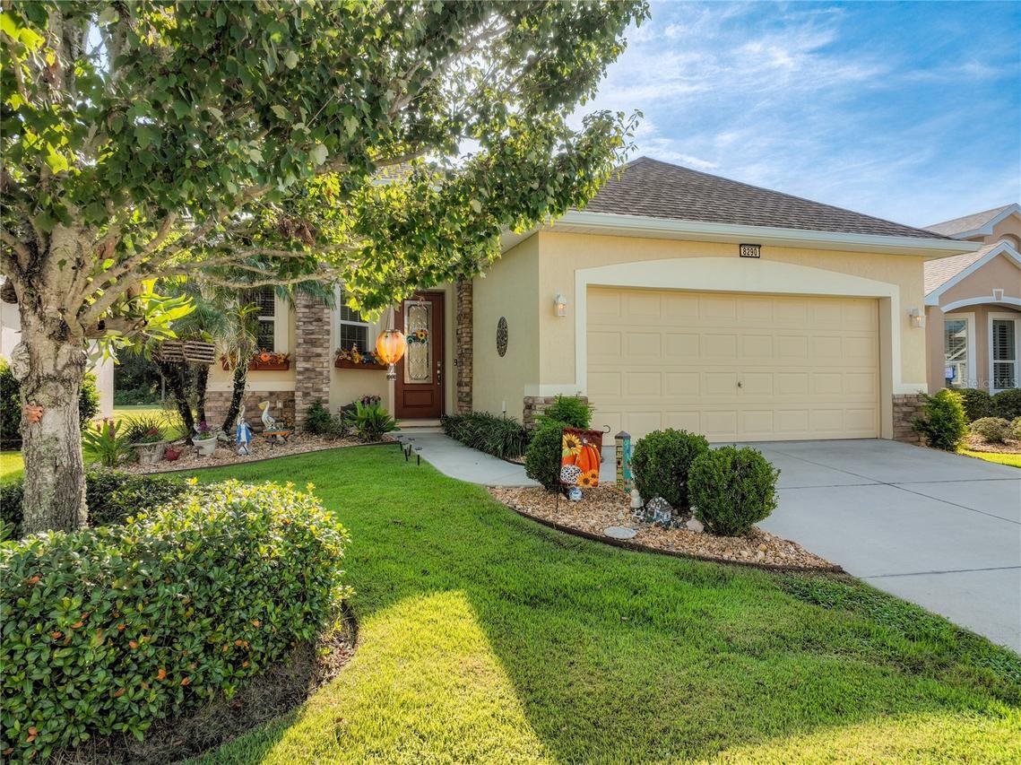 8290 Bridgeport Bay Cir., Mount Dora, FL 32757