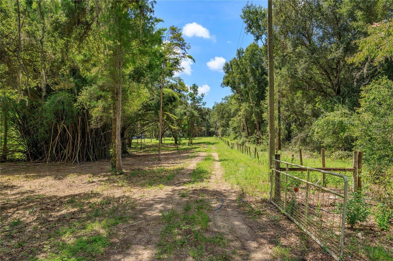 22406 Belgard Ln., Astatula, FL 34705