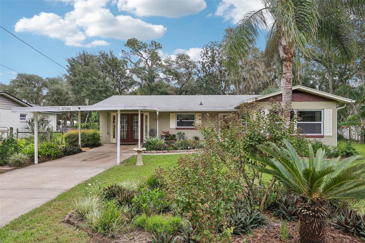 37350 Oak Ln., Umatilla, FL 32784