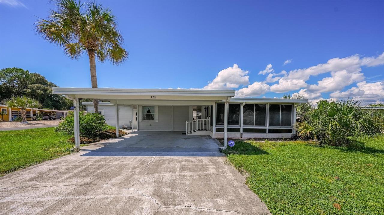 709 Bengal Ave., Tavares, FL 32778