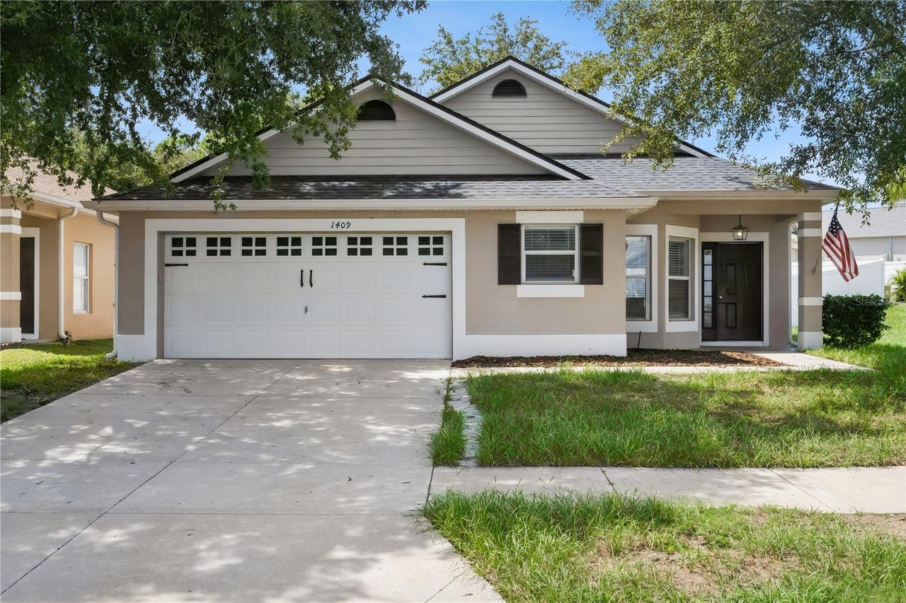 1409 Kellogg Dr., Tavares, FL 32778