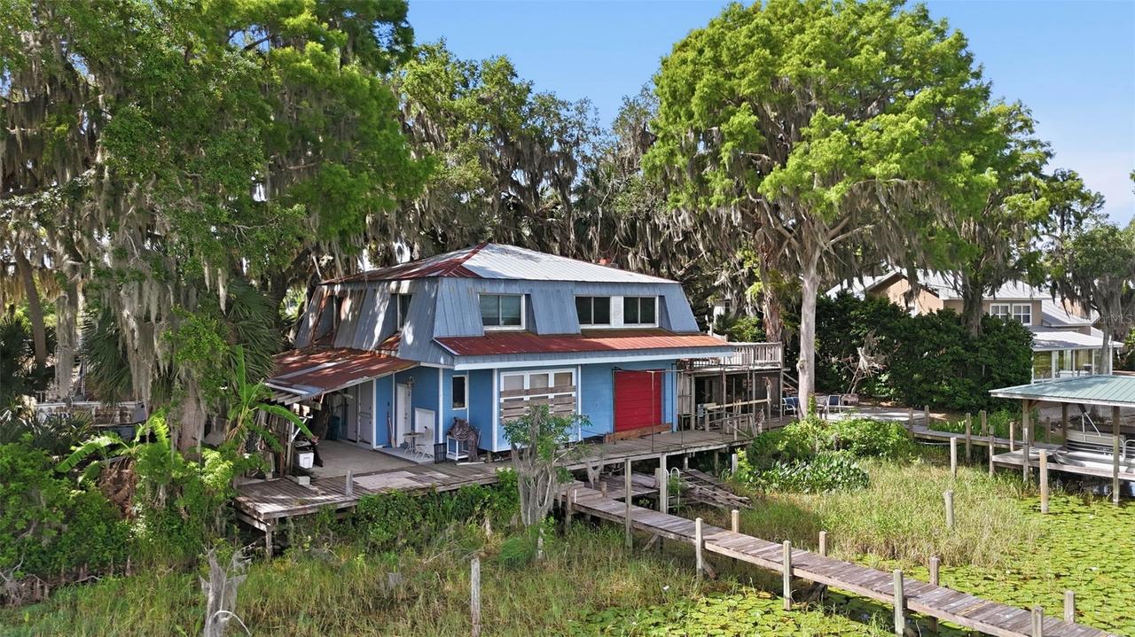 400 Lakeshore Dr., Eustis, FL 32726