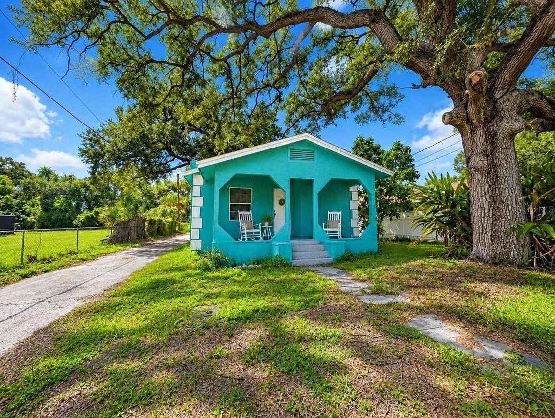 905 Nicholson St., Clearwater, FL 33755