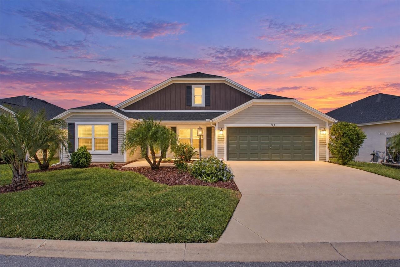563 Coker Ct., The Villages, FL 32163