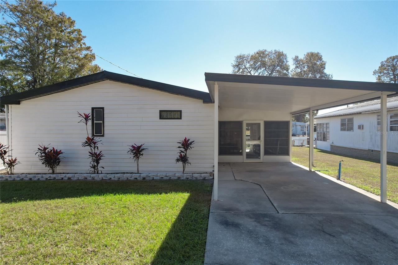 13426 Palm Dr., Astatula, FL 34705