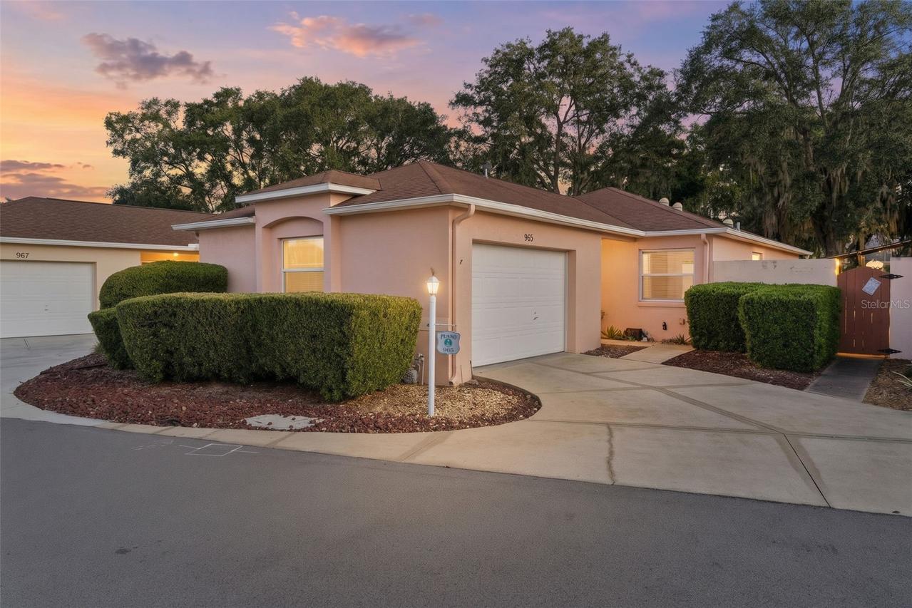 965 Avalon Ave., The Villages, FL 32159