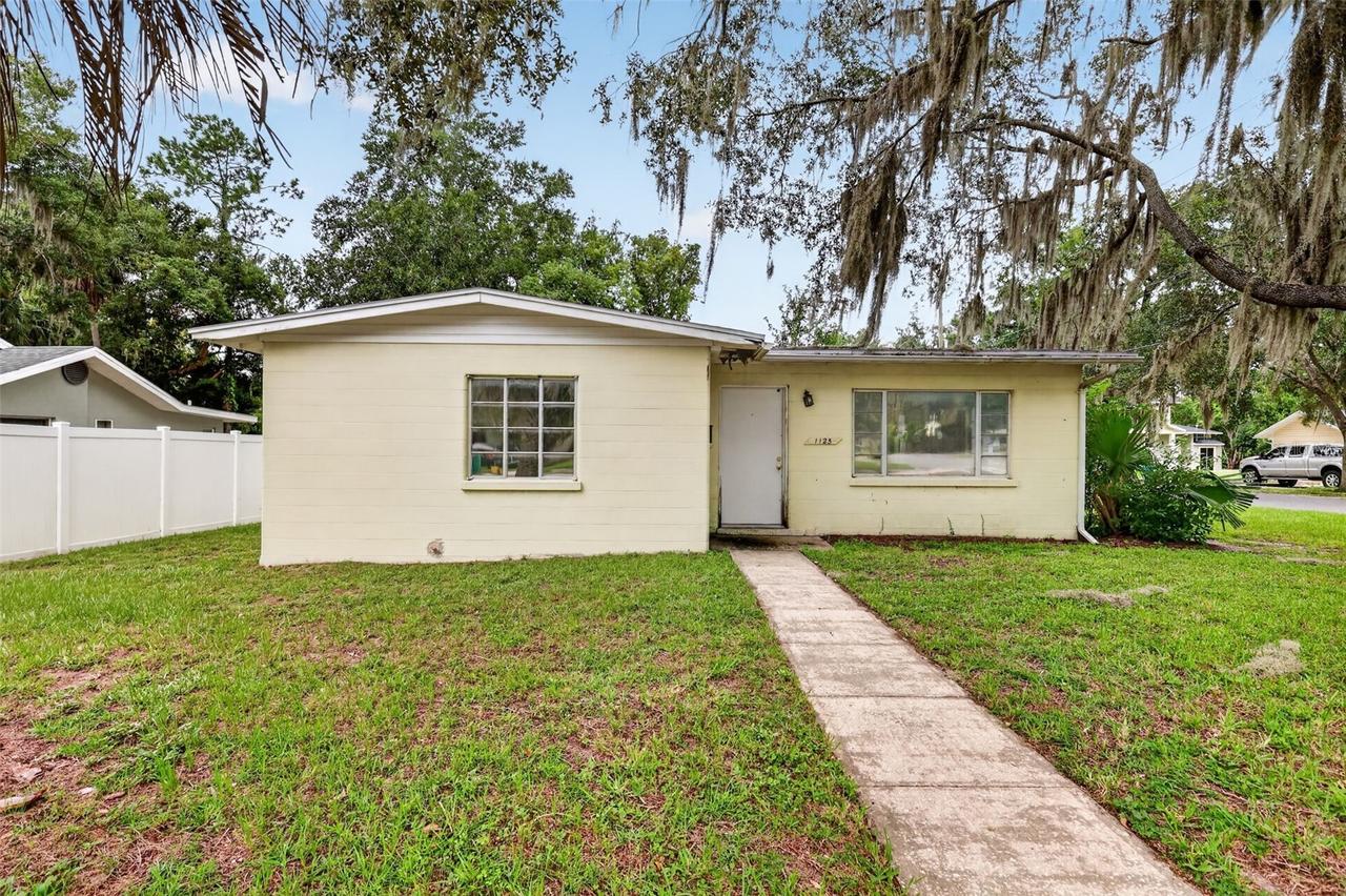 1125 N Donnelly St., Mount Dora, FL 32757