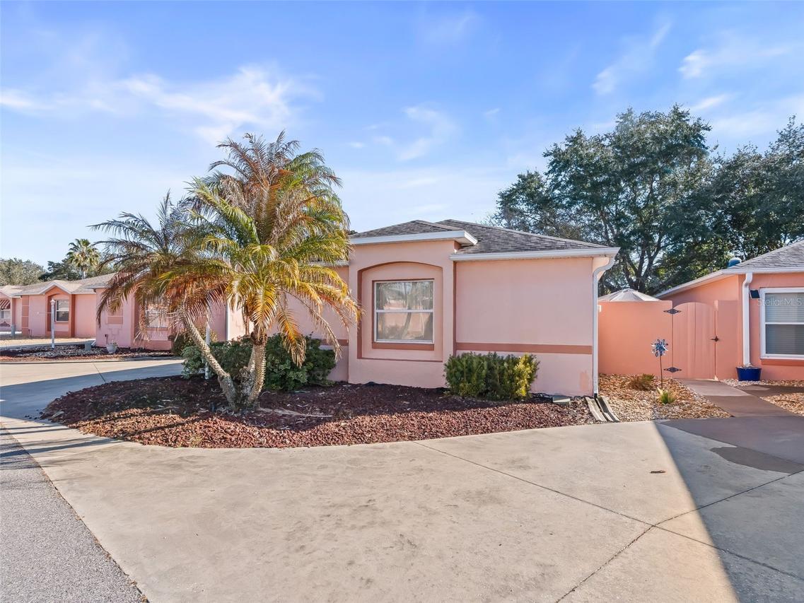 621 Enconto St., The Villages, FL 32159