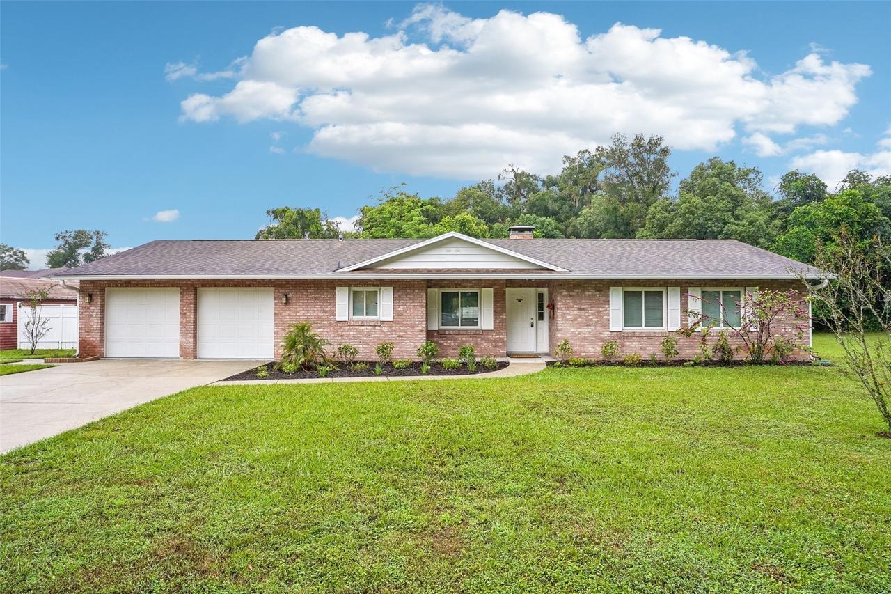 101 W Lemon St., Lady Lake, FL 32159