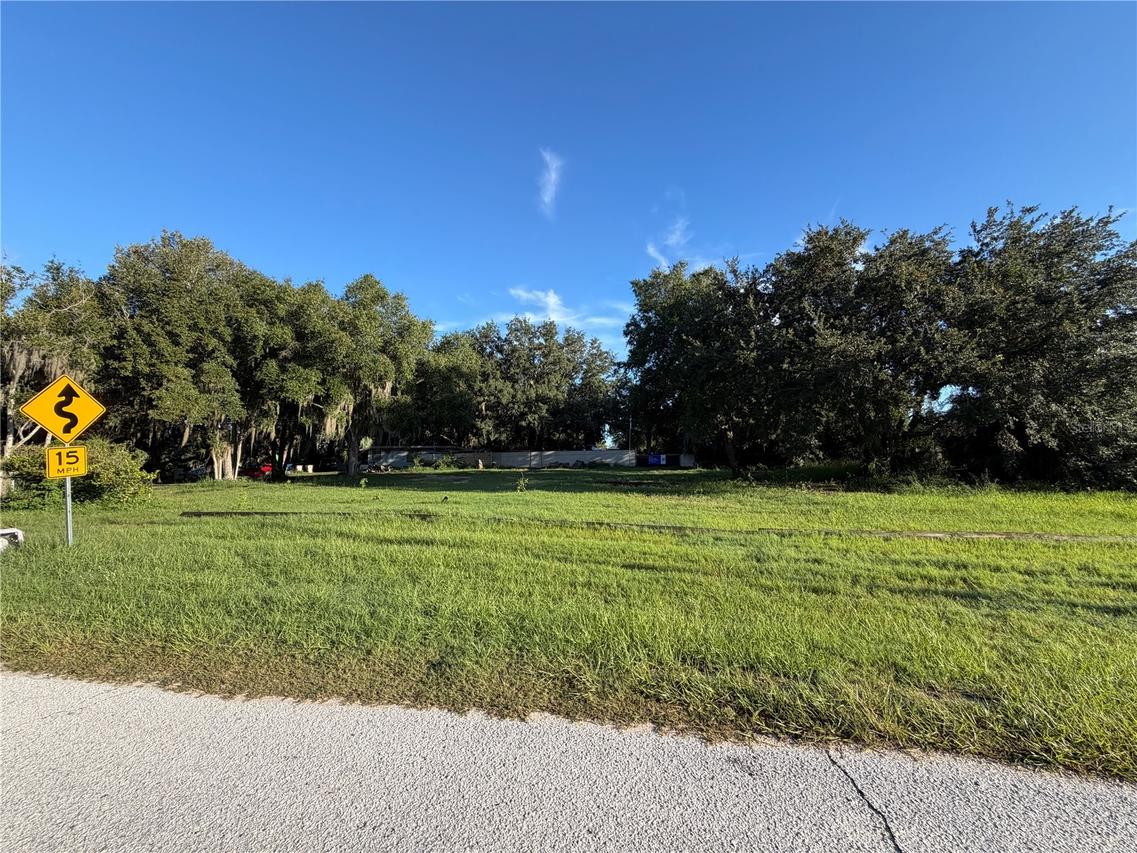 Anderson Dr., Tavares, FL 32778