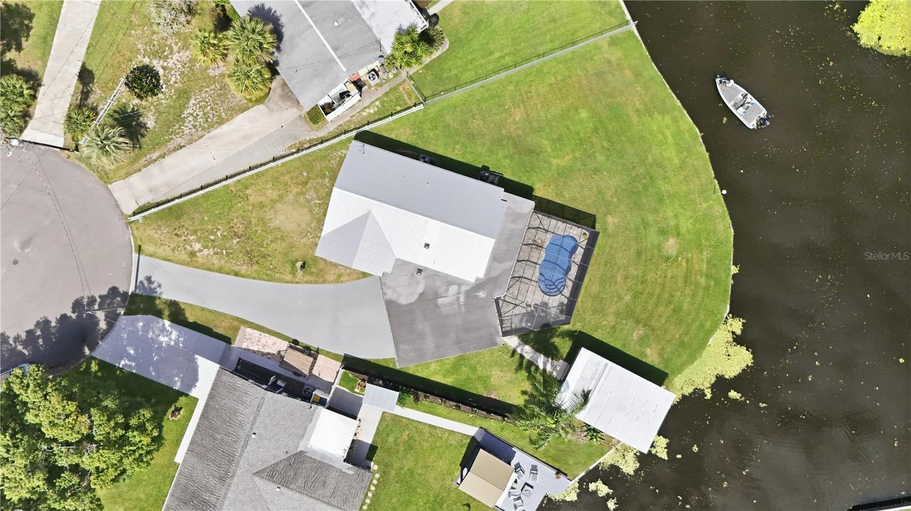 1612 Orange Ave., Tavares, FL 32778
