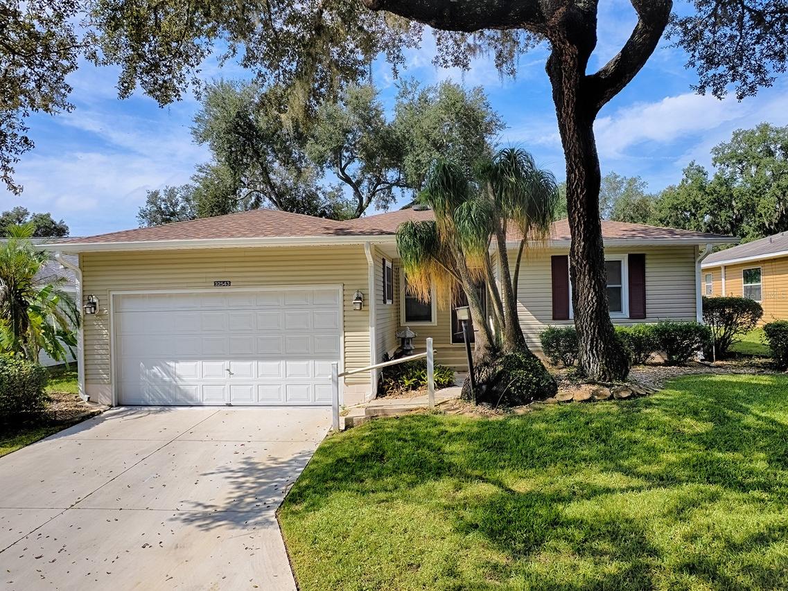 32543 Oak Park Dr., Leesburg, FL 34748