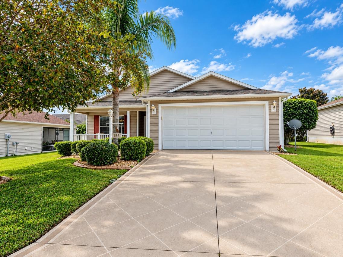 766 Bartlet Ln, The Villages, FL 32162