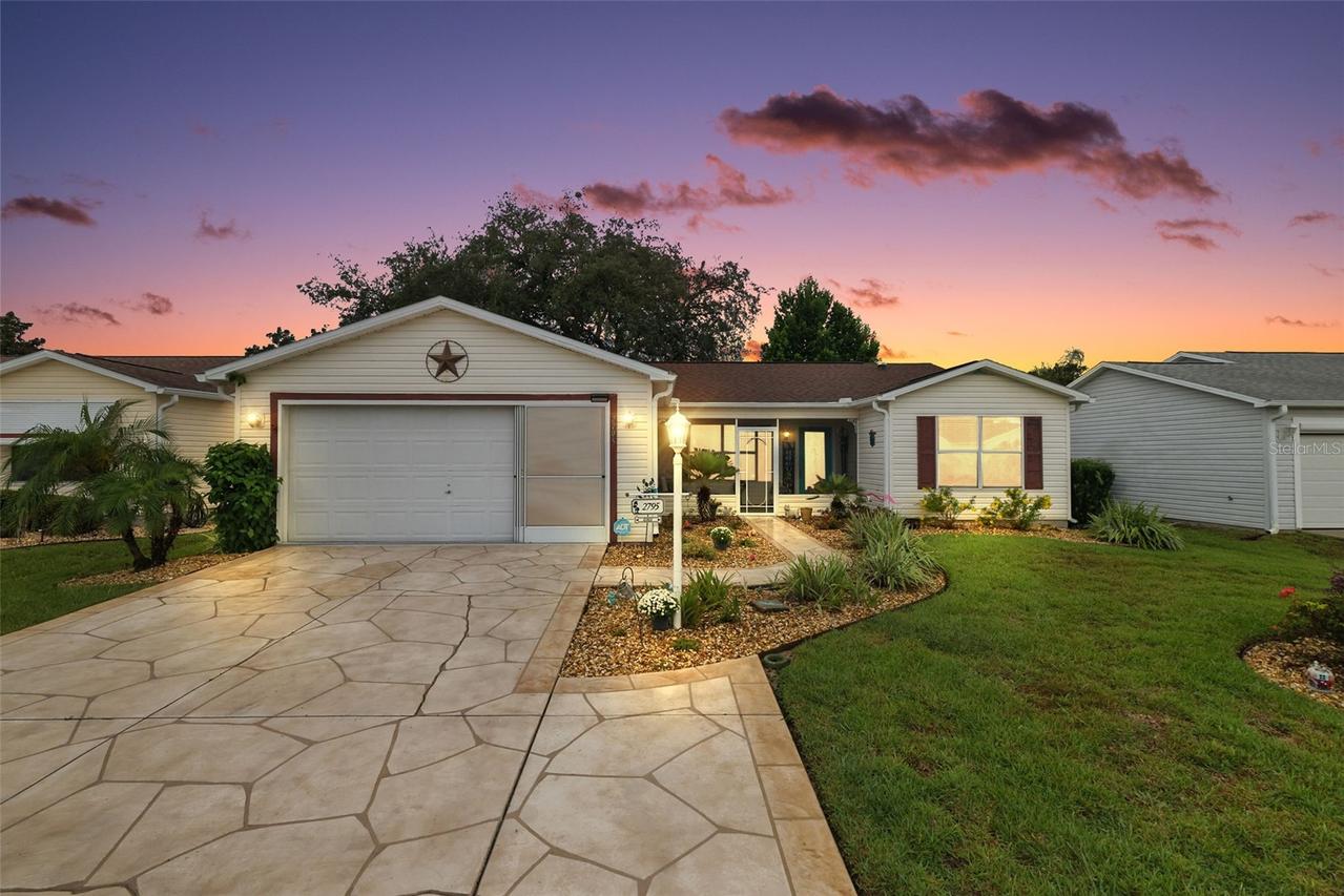 2795 Privada Dr., The Villages, FL 32162