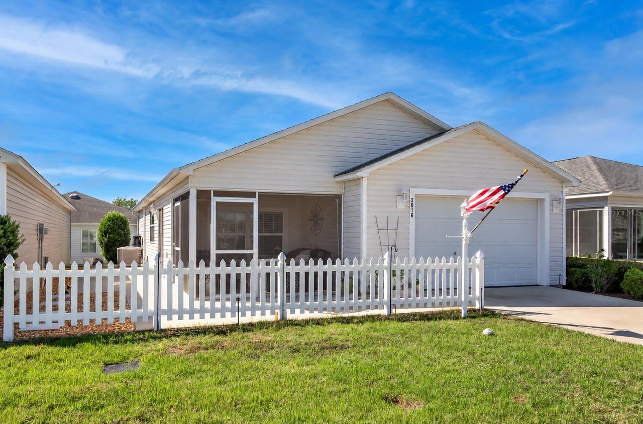 2016 Peaceful Pl., The Villages, FL 32162