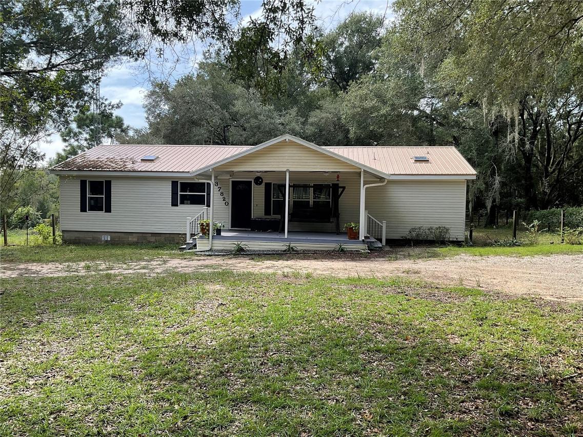 37820 Ridgecrest Ln., Lady Lake, FL 32159