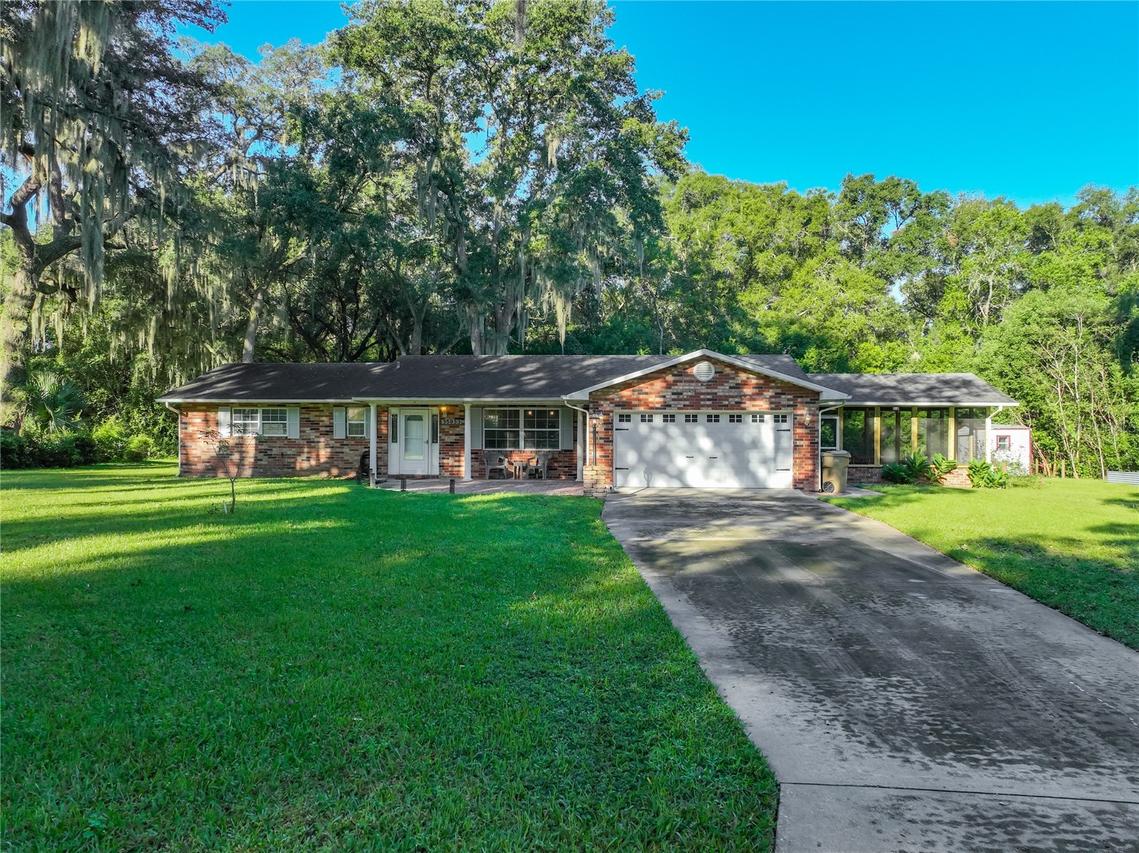35933 Clear Lake Cir., Eustis, FL 32736