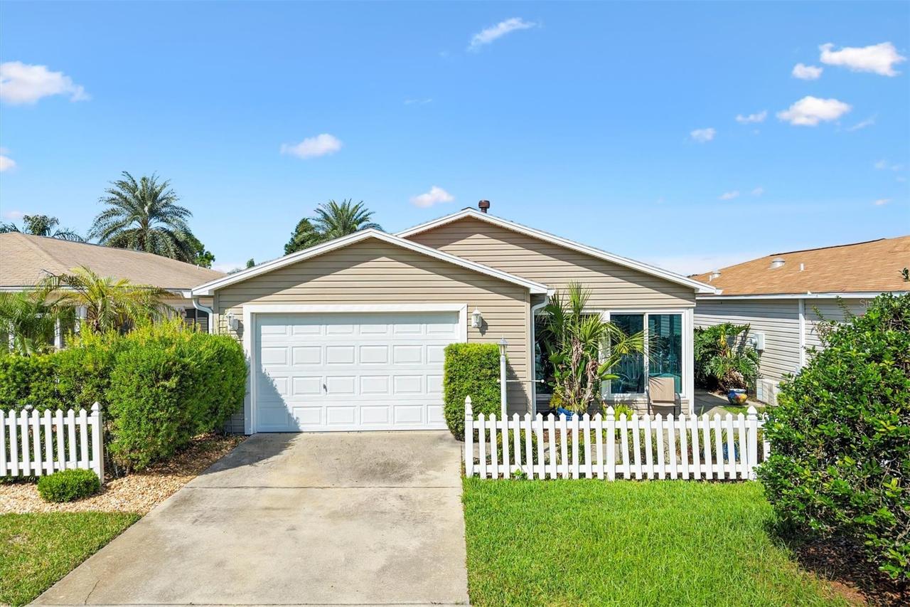 2379 Baton Pl., The Villages, FL 32162