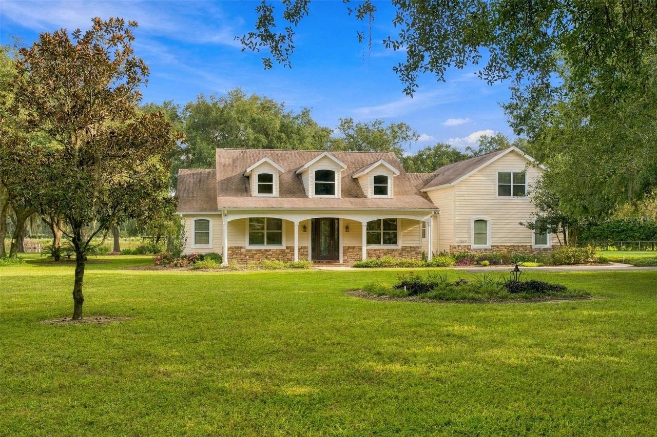 15330 Sky Lake Ln., Tavares, FL 32778