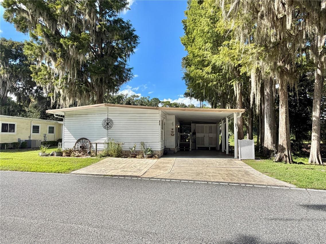 107 Royal Palm Dr., Leesburg, FL 34748