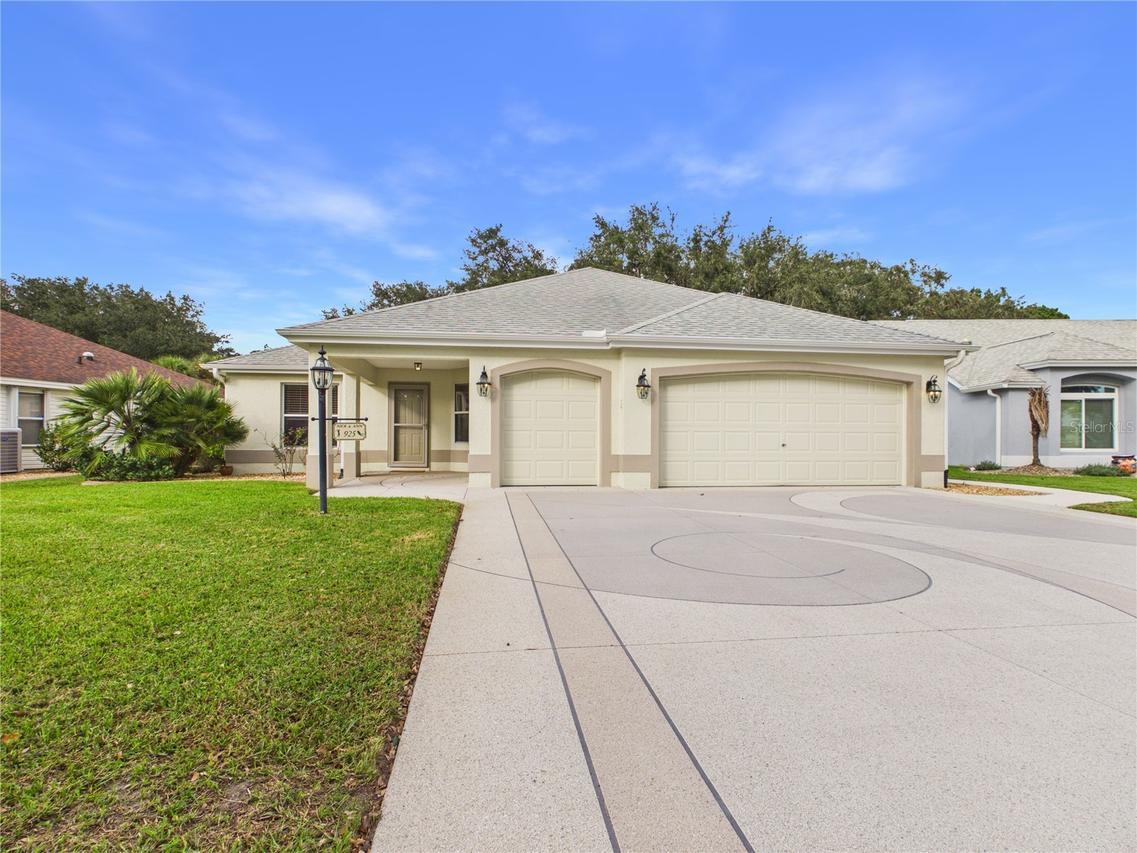 925 Ramos Dr., The Villages, FL 32159