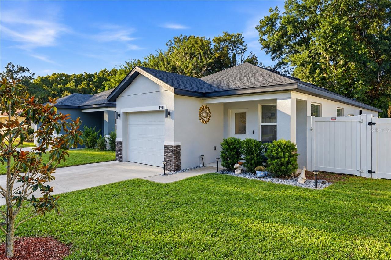 1911 Virginia Ave., Eustis, FL 32726