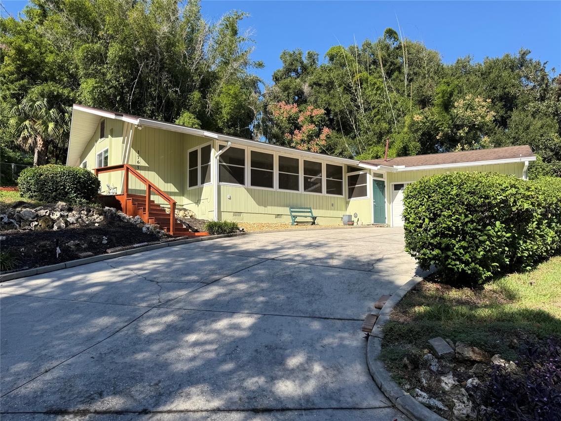 1765 Hilltop Dr., Mount Dora, FL 32757