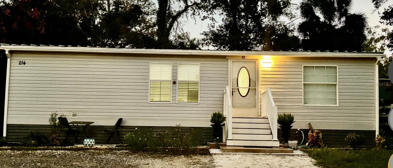 214 Morningside Ave., Lady Lake, FL 32159