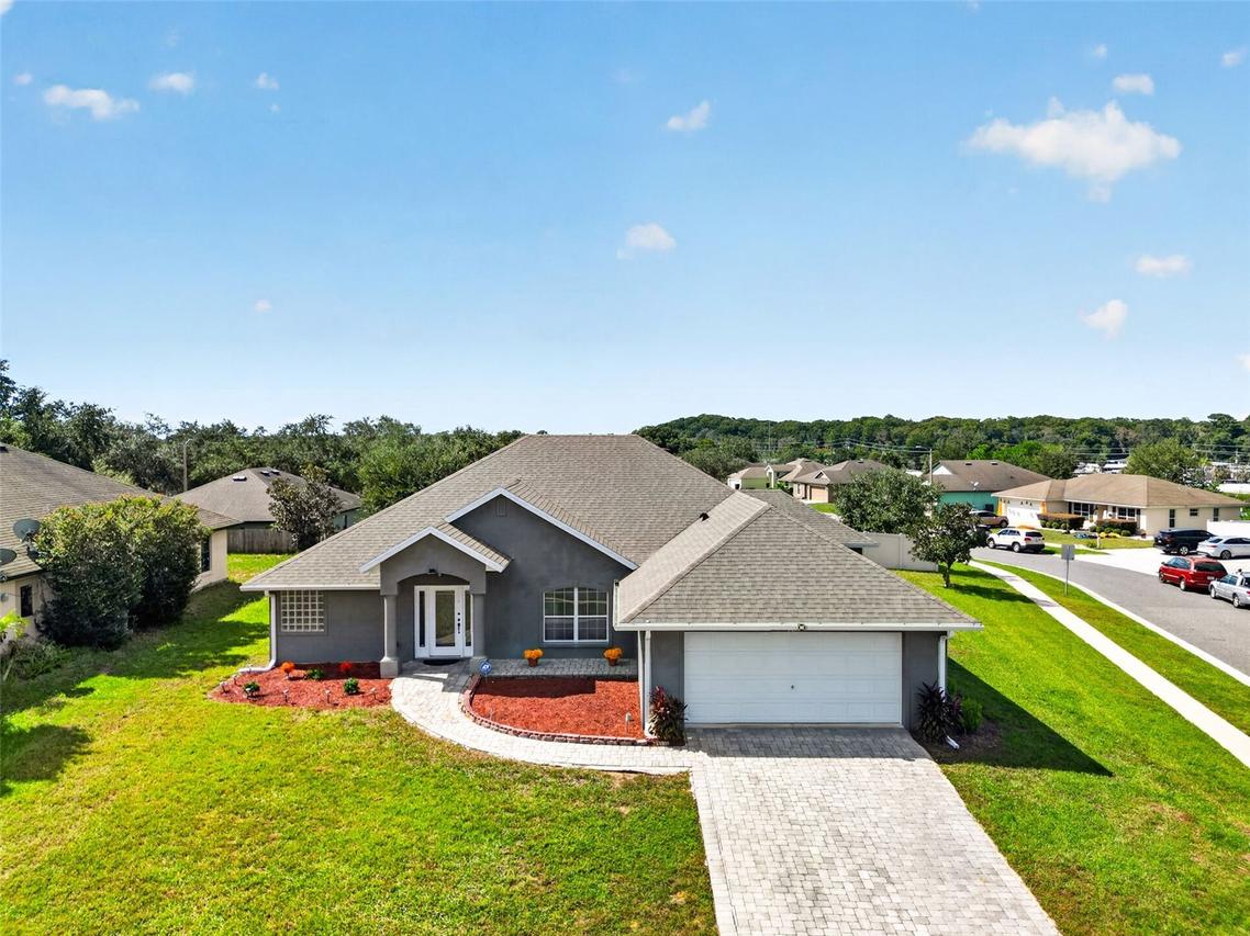 4460 Marsh Harbor Dr., Tavares, FL 32778