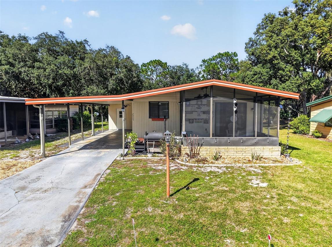 2005 Stacey Dr, Mount Dora, FL 32757