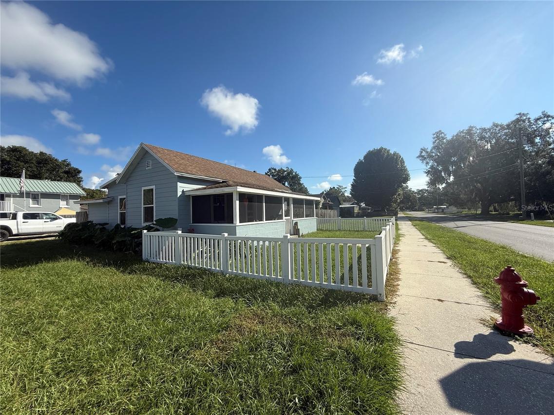321 Cassady St., Umatilla, FL 32784