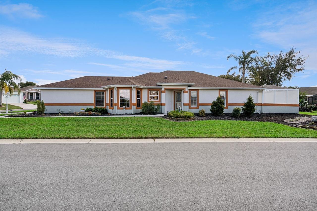 4900 Canoe Ct., Tavares, FL 32778