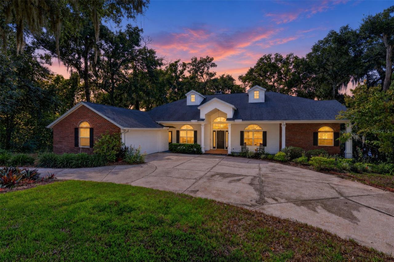 2103 E Crooked Lake Dr., Eustis, FL 32726