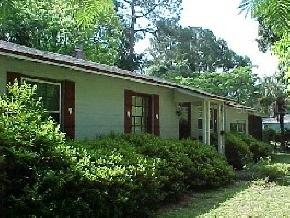 1105 NE 9th St St., Gainesville, FL 32601