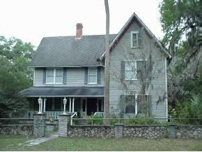 20630 7th St, Mcintosh, FL 32664