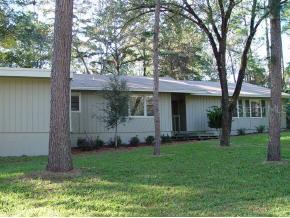 9520 NW 6th Pl., Gainesville, FL 32607