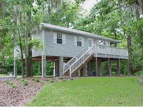 2104 SW 14th Street St., Gainesville, FL 32608