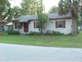 37 NE Bay Dr., Suwannee, FL 32692