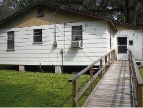 105 Laurel Dr., Hawthorne, FL 32640