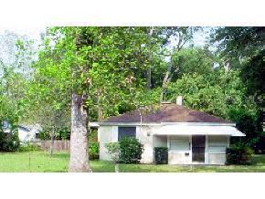 1024 NE 10th Ave., Gainesville, FL 32601