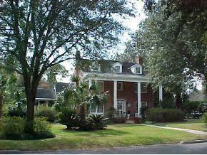 207 NE 9th Ave., Gainesville, FL 32601