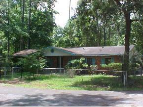 2136 NE 3rd Pl., Gainesville, FL 32609