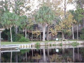 118 SW Bay Dr., Suwannee, FL 32692