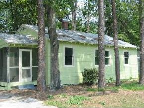 1318 NE 15th Street St., Gainesville, FL 32601