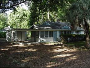 1041 NE 9th Ave., Gainesville, FL 32601