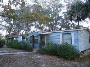 136 E Sunnyside Beach Rd., Hawthorne, FL 32640